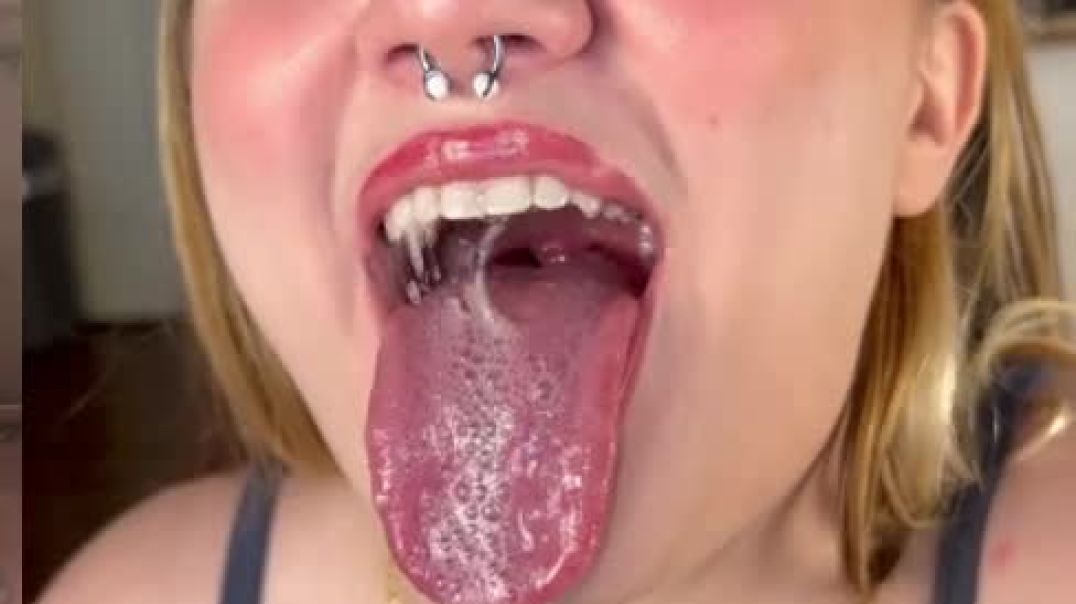 ⁣Blonde Girl Drooling