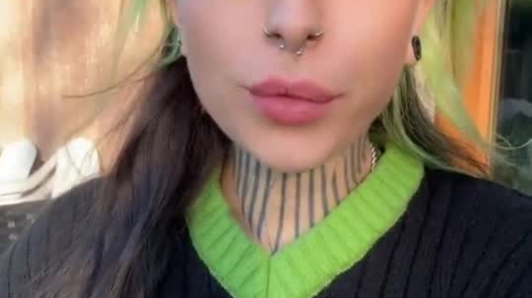 ⁣Green haired girl yummy spit compilation