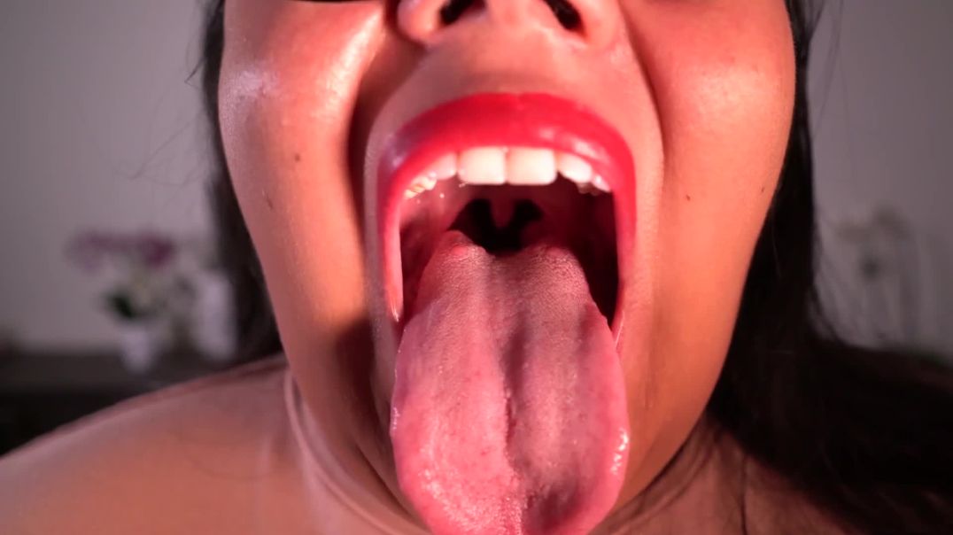 katies kinky uvula and yawns - spitfans
