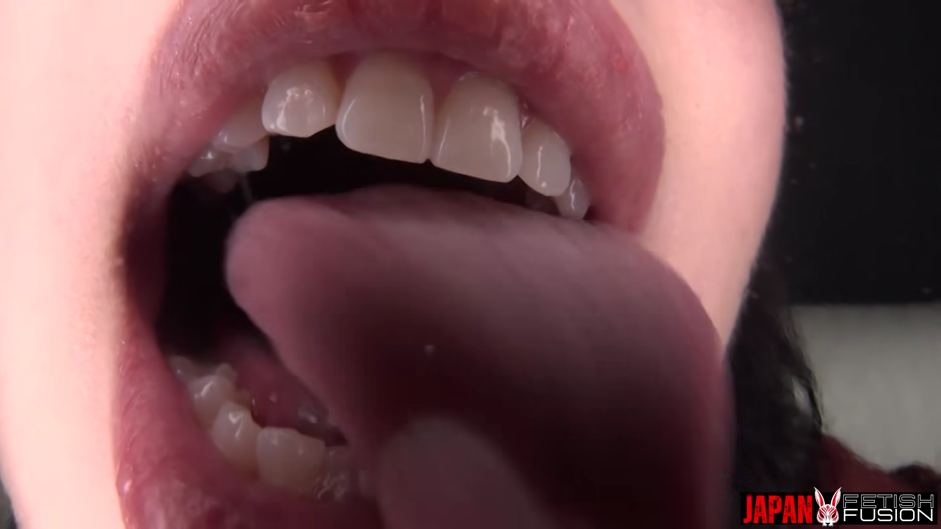 Sensual Tongue Play: Rei Tokunaga's Mesmerizing Performance!