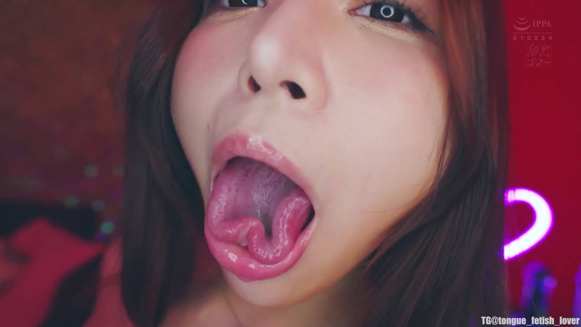 Tongue fetish nightclub