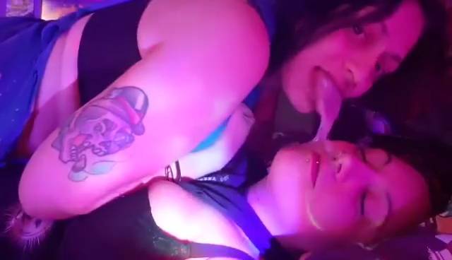 Dirty friends sloopy kissing
