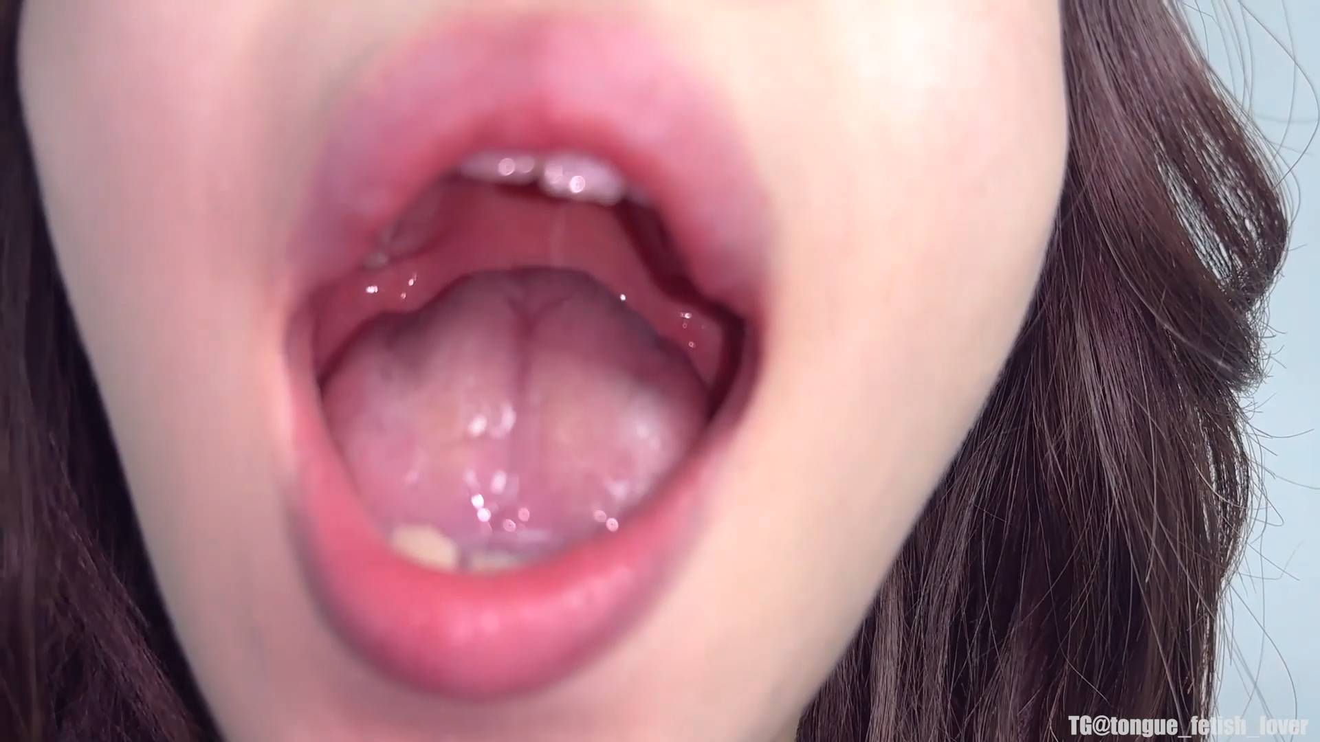 ⁣A look into the mouth of Nene Hoshino