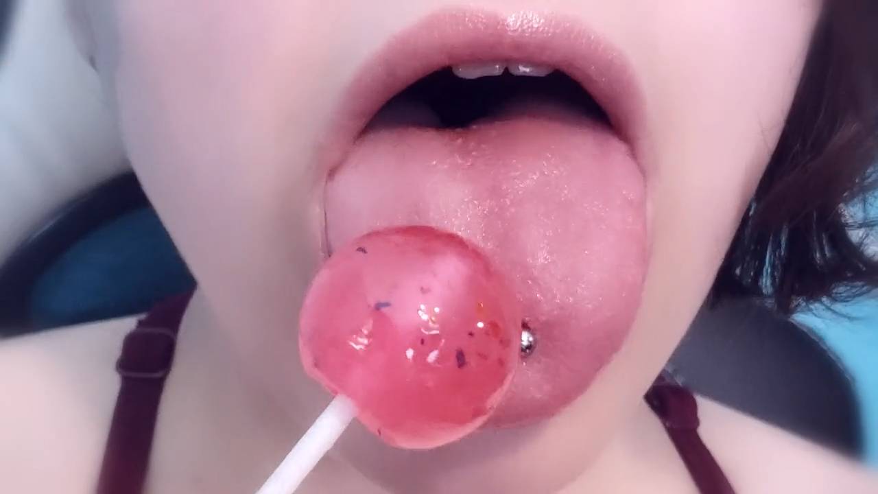⁣Lilkiwwimonster Asmr Mouth Fetish Loud Food Eating